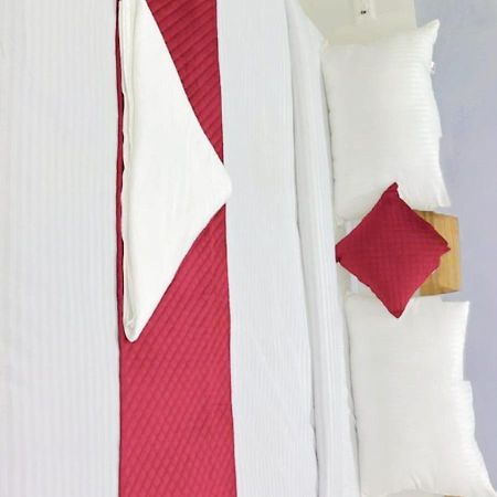 Modern Town Hotel New Delhi Exterior foto