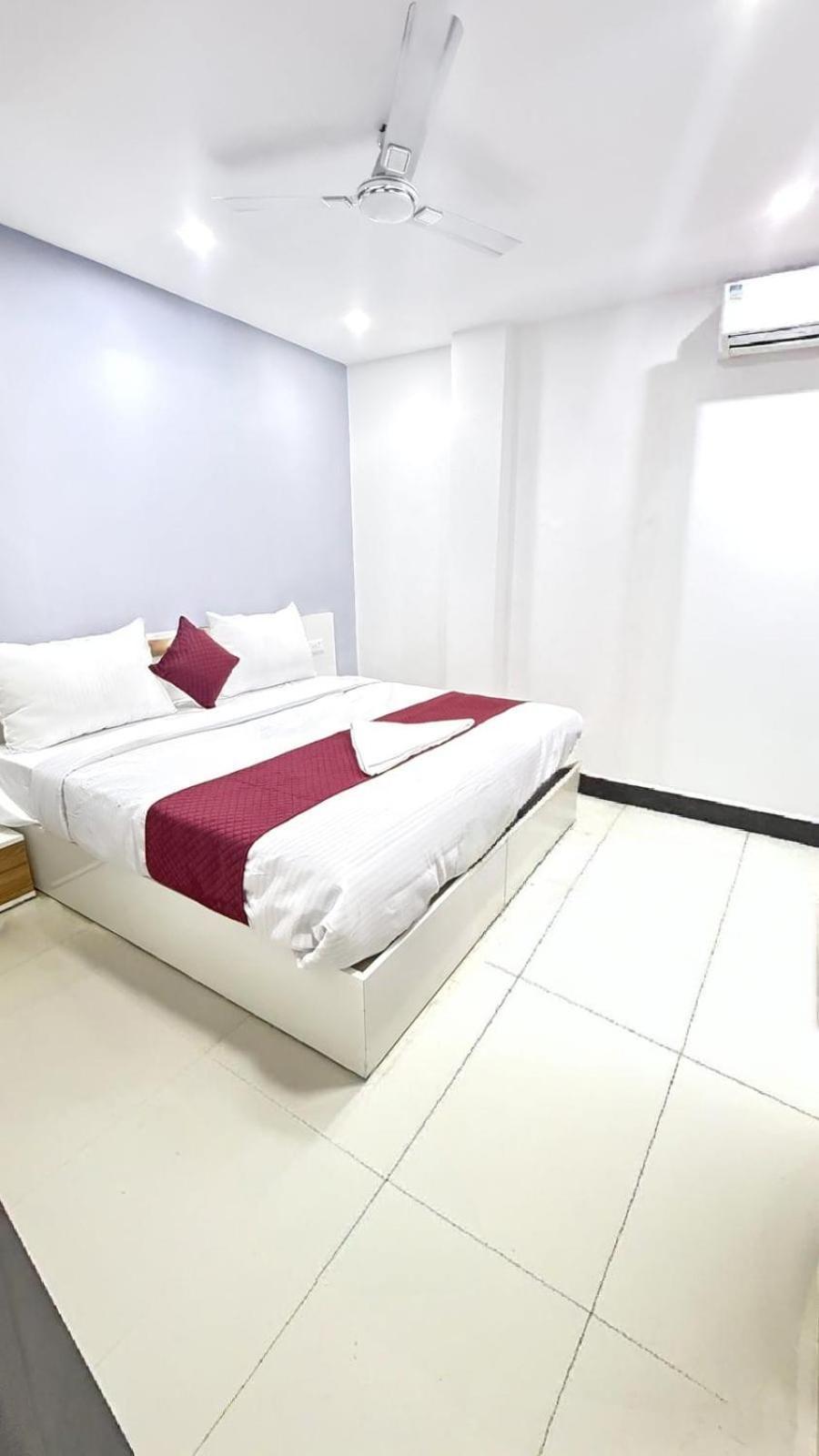 Modern Town Hotel New Delhi Exterior foto